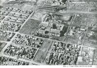 昭和37年新築校舎と旧校舎