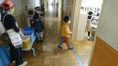 初めての給食①