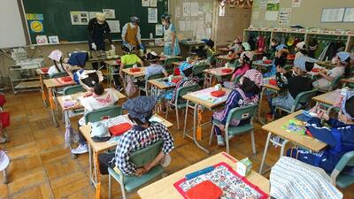 初めての給食②