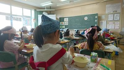 初めての給食④